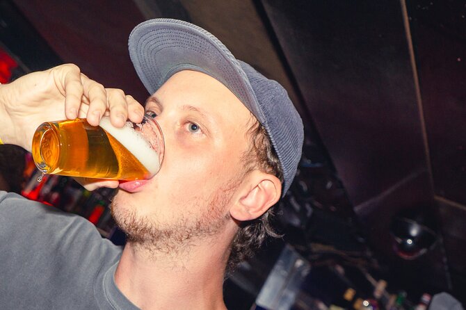 Amsterdam Private Pub Crawl in the City Center - Red Light District bar crawl: what your guide is doing for you
