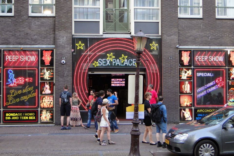 Amsterdam: Private Red Light District and Food Tour - Finishing at the Amsterdam Flower Market: a softer landing