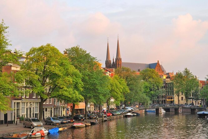 Amsterdam: Private Romantic Evening Canal Cruise + Bubbles/Snacks - Key highlights to look for