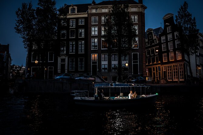 Amsterdam: Private Romantic Evening Canal Cruise + Bubbles/Snacks - FAQ