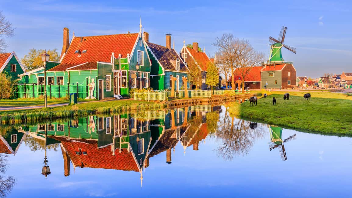 Amsterdam: Private Tour Giethoorn, Zaanse Schans Local Guide - Why Giethoorn and Zaanse Schans make a great pair