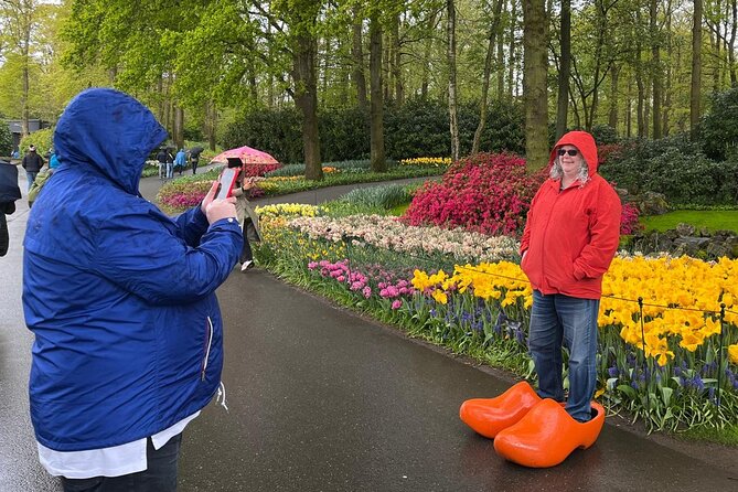 Amsterdam Private Tour to Keukenhof, Tulip Fields and Windmills - Simonehoeve (cheese farm + clog making): the stop that feels genuinely Dutch