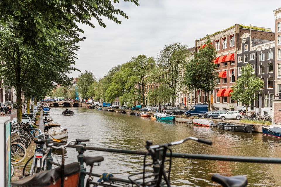 Amsterdam: Private Walking Tour of Jordaan & De 9 Straatjes - Bij Ons Vintage: A Real-World Stop for Vintage Shopping Energy