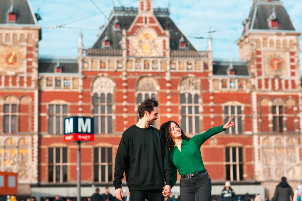 Amsterdam: Professional photoshoot at Centraal Station - Editing and delivery: what you get and when you’ll see it