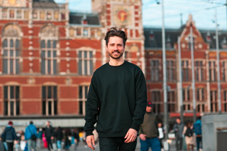 Amsterdam: Professional photoshoot at Centraal Station - Practical tips to make your 30–45 minutes go smoothly