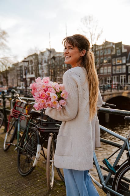 Amsterdam: Professional Photoshoot at the Canals - Who this Amsterdam canal photoshoot is best for
