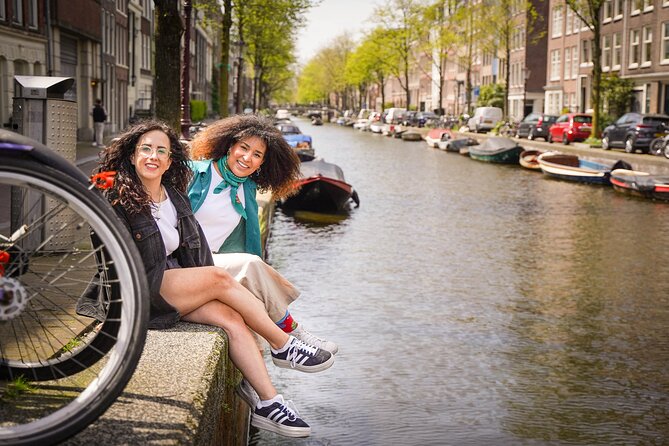 Amsterdam Professional Photoshoot at the Canals - Why the $67 Price Can Be Fair Value (Not a Rip-Off)