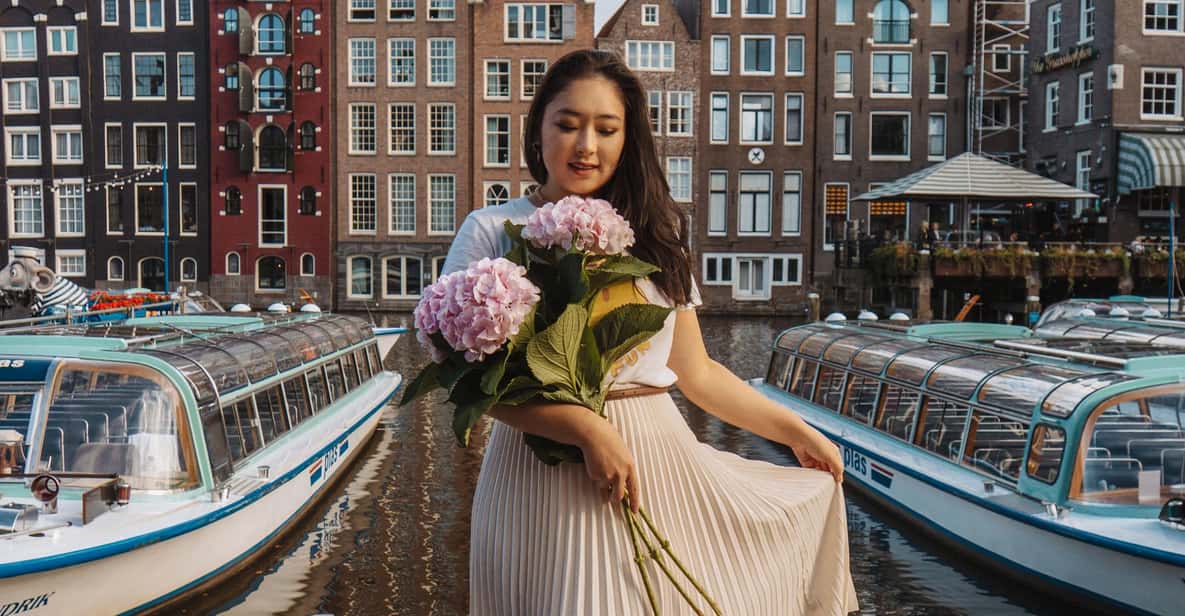 Amsterdam: Professional Photoshoot at the Canals - Weather plan: rain, umbrellas, and indoor alternatives