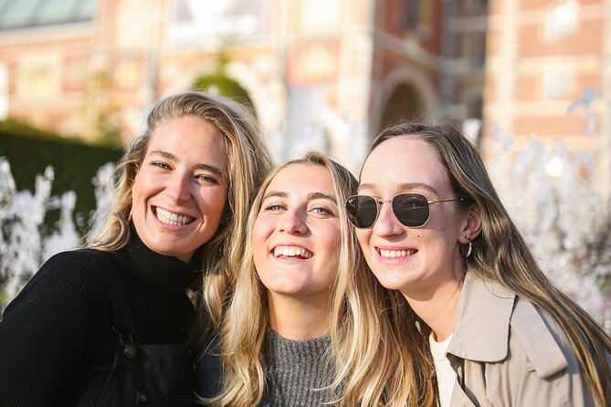 Amsterdam: Professional Rijksmuseum & Museumplein Photoshoot - Meeting at Museumplein: where the session starts and how it stays simple