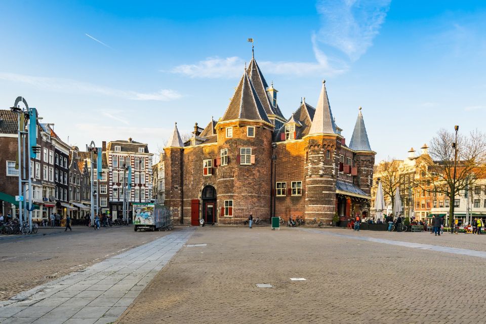 Amsterdam: Red Light District 1-hour Smartphone Audio Tour - Oude Kerk and Belle: shifting from windows to earlier Amsterdam