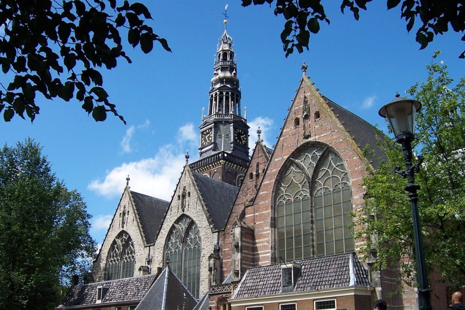 Amsterdam: Red Light District 1-hour Smartphone Audio Tour - Café In’t Aepjen, hidden courtyards, and the feel of old streets
