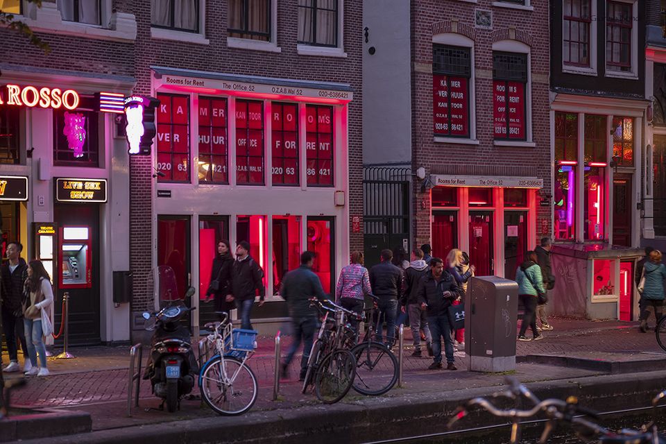 Amsterdam: Red Light District and Coffeeshop tour - Price and value for a $40, 2-hour walk
