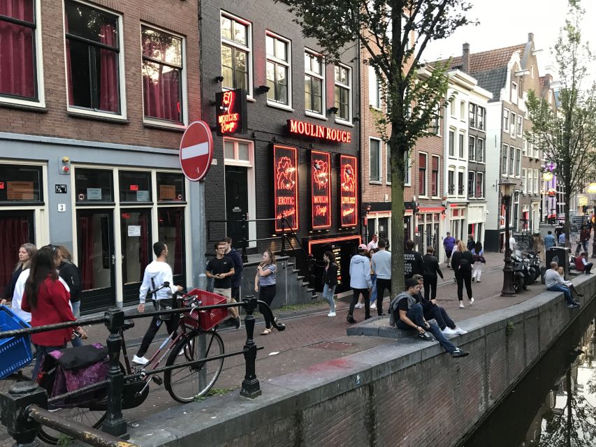 Amsterdam: Red Light District and Local Pub Tour - Two hours in Amsterdam’s Red Light District: what you’re really buying