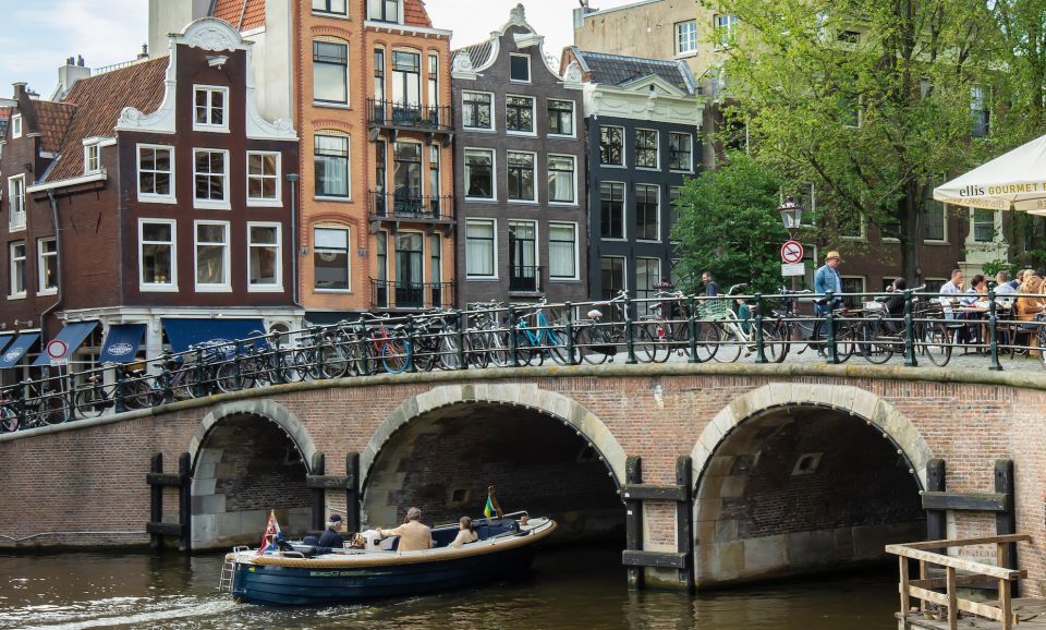 Amsterdam: Red Light District & City Tour German or English - A 2-hour intro that blends canal beauty with Red Light District reality