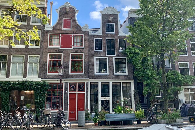Amsterdam: Red Light District & City Tour (Private tour) - Amsterdam Centraal: picture time, plus a reality check