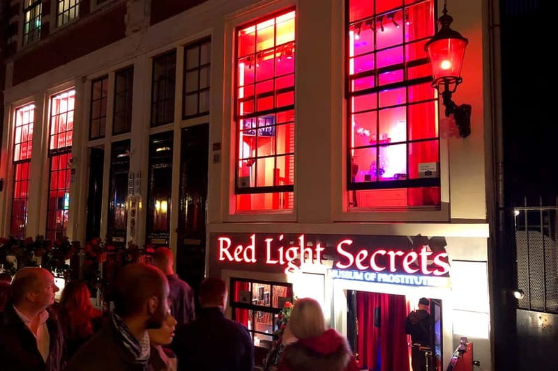 Amsterdam: Red Light District Tour - Stop-by-Stop: From Red Windows to Dam Square
