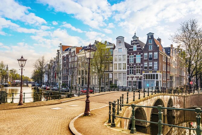 Amsterdam Red Light District Treasure: Self-Guided Tour & Quest - Stop 3: Schreierstoren (Weeping Tower) and Henry Hudson