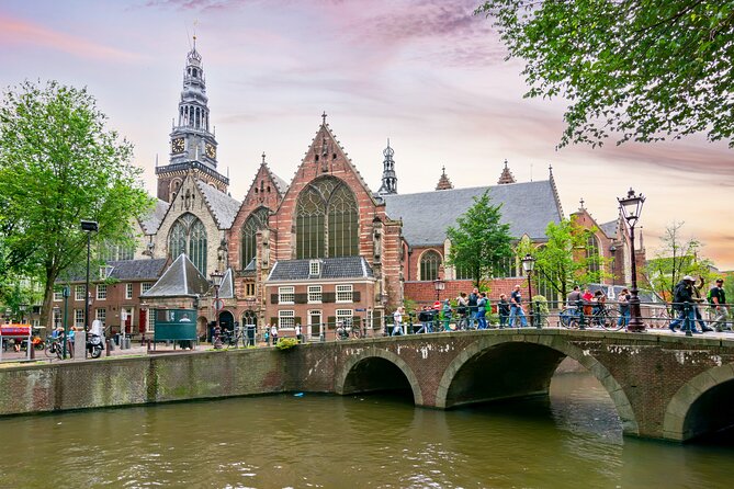 Amsterdam Red Light District Treasure: Self-Guided Tour & Quest - Stop 4: Montelbaanstoren during Amsterdam’s siege