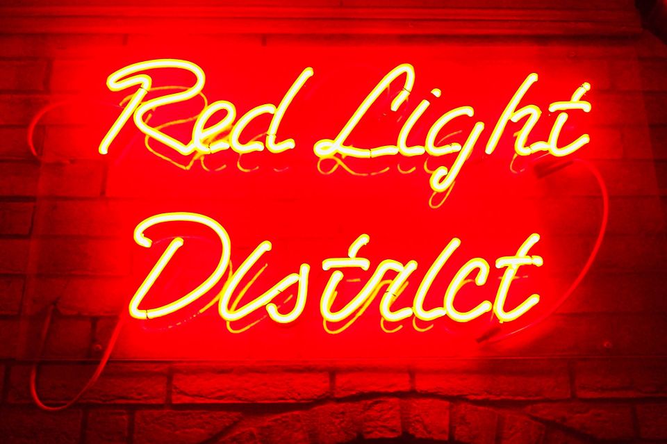 Amsterdam: Red Light District Walking Tour - Why This 2-Hour Walk Works in Amsterdam