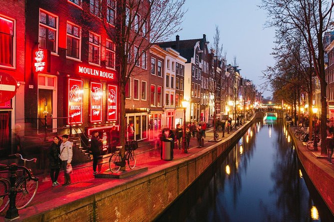 Amsterdam Red Light District Walking Tour in EN/DE/IT/ES - Oude Kerk: the oldest church as your time machine