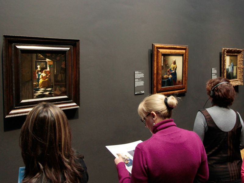 Amsterdam: Rijksmuseum Masterpieces Guided Small Group Tour - Timed entry at the Rijksmuseum: why the first 30 minutes matter