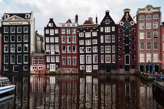 Amsterdam Scavenger Hunt and Highlights Self Guided Audio Tour - Route reality: start at Amsterdam Centraal and walk about 5km