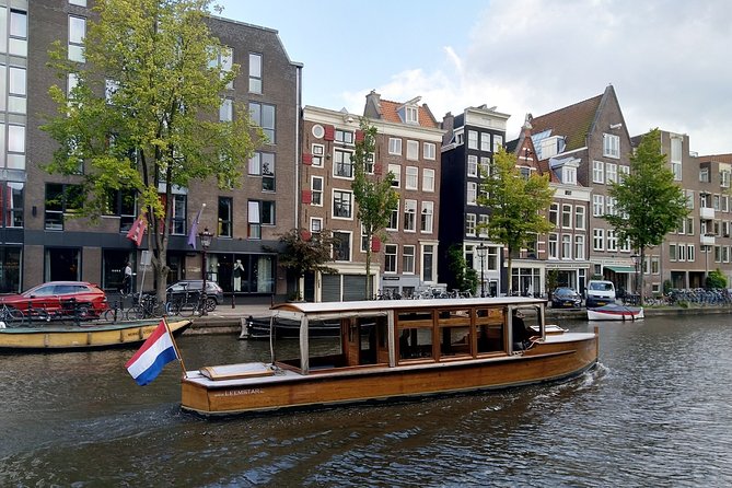 Amsterdam small-group canal cruise in 1920s saloon boat - Finding your bearings: the opening views and the Anne Frank House area