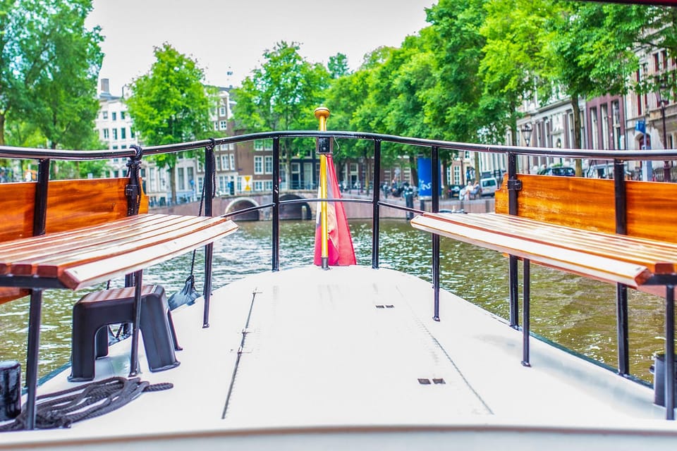 Amsterdam: Small-Group Canal Cruise incl. Drinks and Snacks - Getting to Keizersgracht 196 and settling in fast