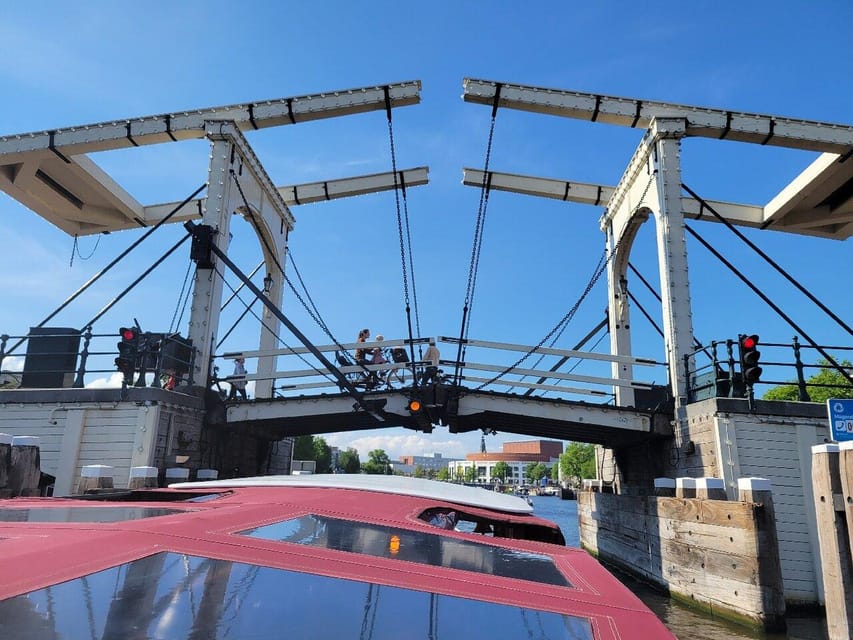 Amsterdam: Small-Group Canal Cruise incl. Drinks and Snacks - Comfort and pacing: what to wear, and how to enjoy the ride