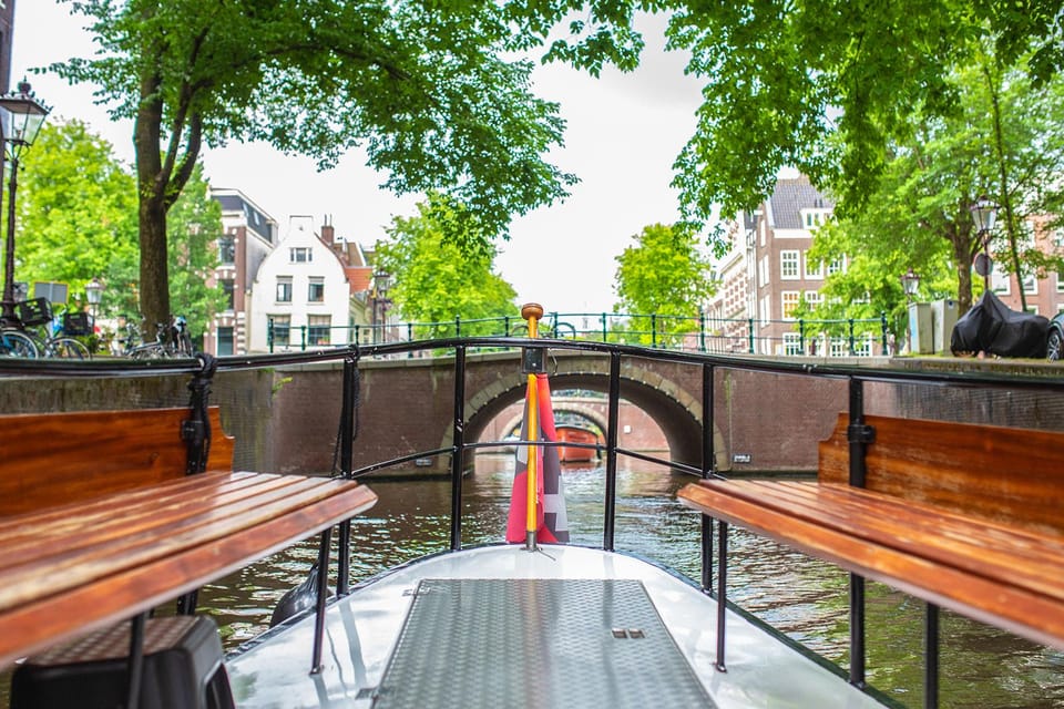 Amsterdam: Small-Group Canal Cruise incl. Drinks and Snacks - Who should book this canal cruise (and who might not)