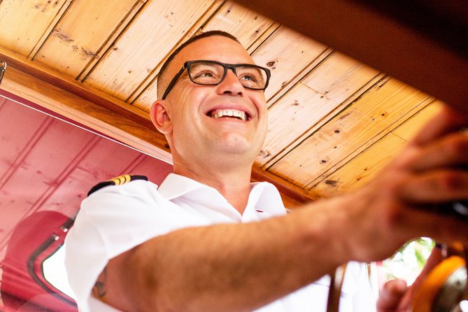 Amsterdam Small-Group Canal Cruise With Dutch Snacks and Drink - Price and value: is $89.53 worth it for 2 hours?