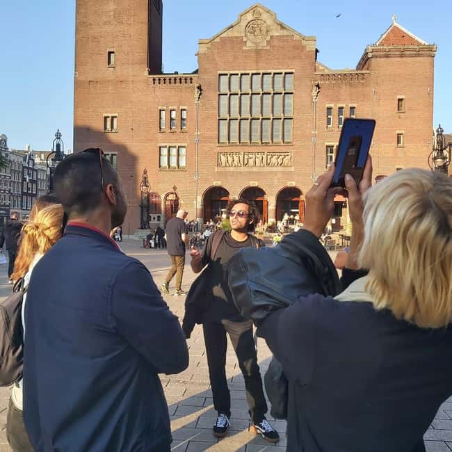 Amsterdam: Spanish Tour Unmasking the Redlight District - Key things you’ll notice on this tour