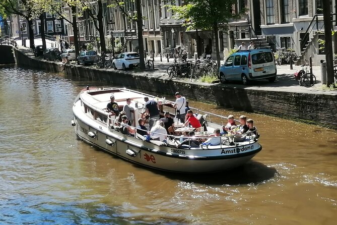 Amsterdam The Bulldog Boat Smoke Friendly Cruise + 2 drinks - Should you book the Bulldog Boat smoke-friendly cruise?