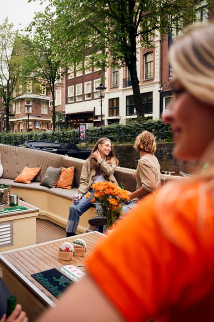 Amsterdam: The Heineken Flagship Canal Cruise - The beer part: one included pour, plus tasting value