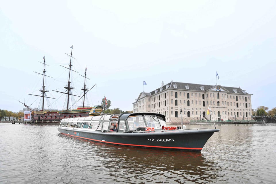 Amsterdam: Traditional Canal Cruise with Bar on Board - A bar on board changes the whole vibe