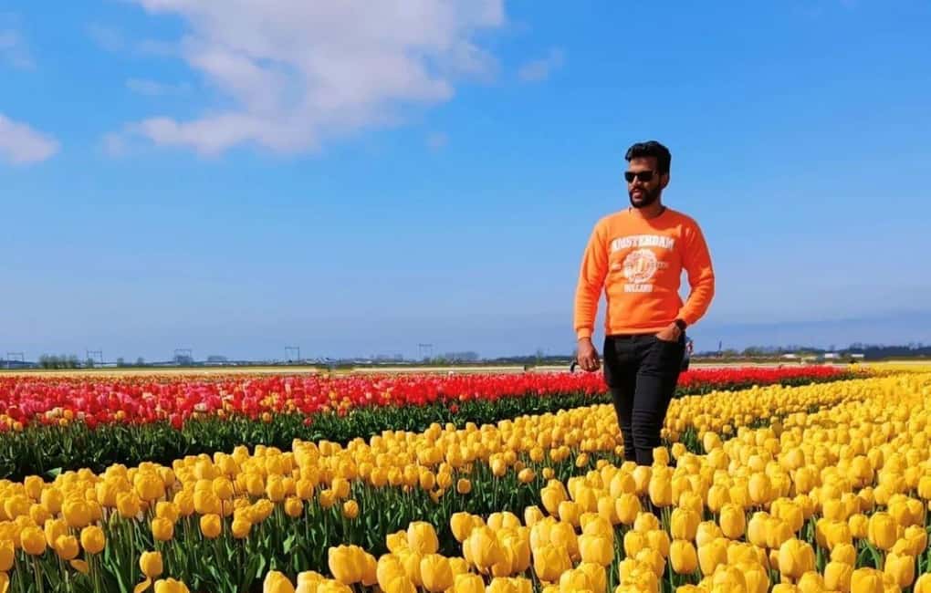 Amsterdam : Tulip Wonderland Tour - Rain, shoe covers, and how to dress for a tulip day
