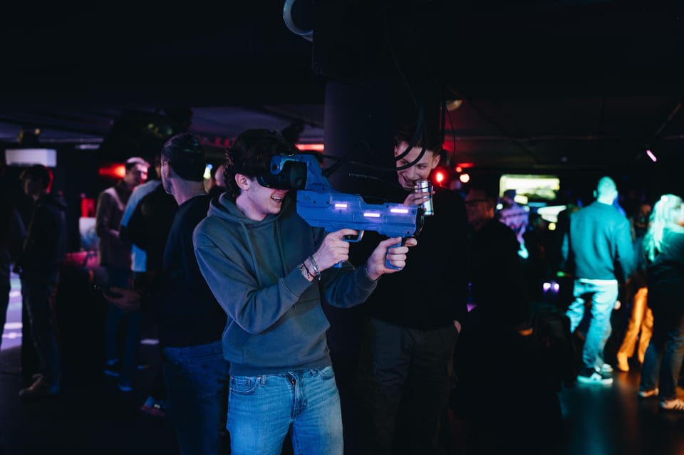 Amsterdam: Ultimate VR Experience: 60 minutes - Tokens included: VR Rollercoaster Ride, escape rooms, and racing