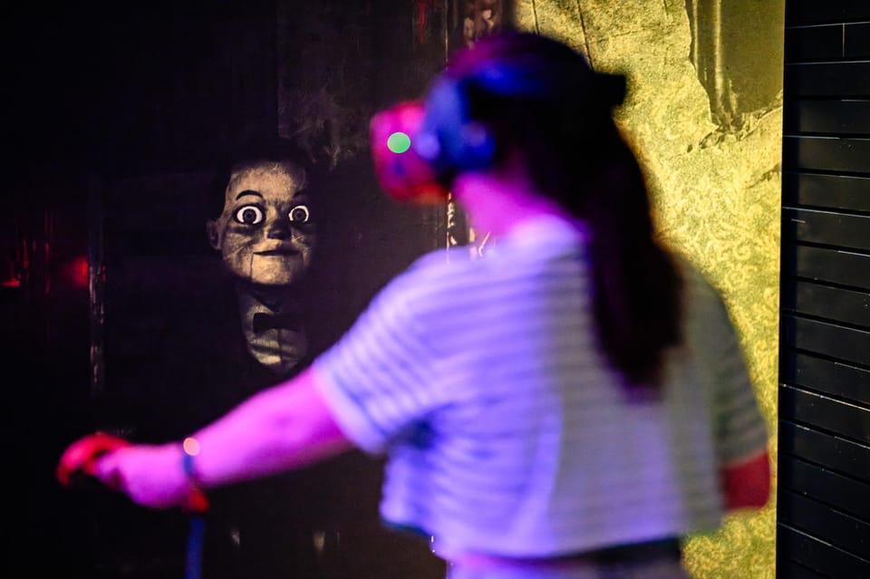 Amsterdam: Ultimate VR Experience: 60 minutes - Your 60-Minute Plan: Free-Roaming Play plus 4 Tokens