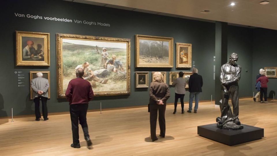 Amsterdam: Van Gogh Museum Guided Tour - Entering the Van Gogh Museum with tickets already handled