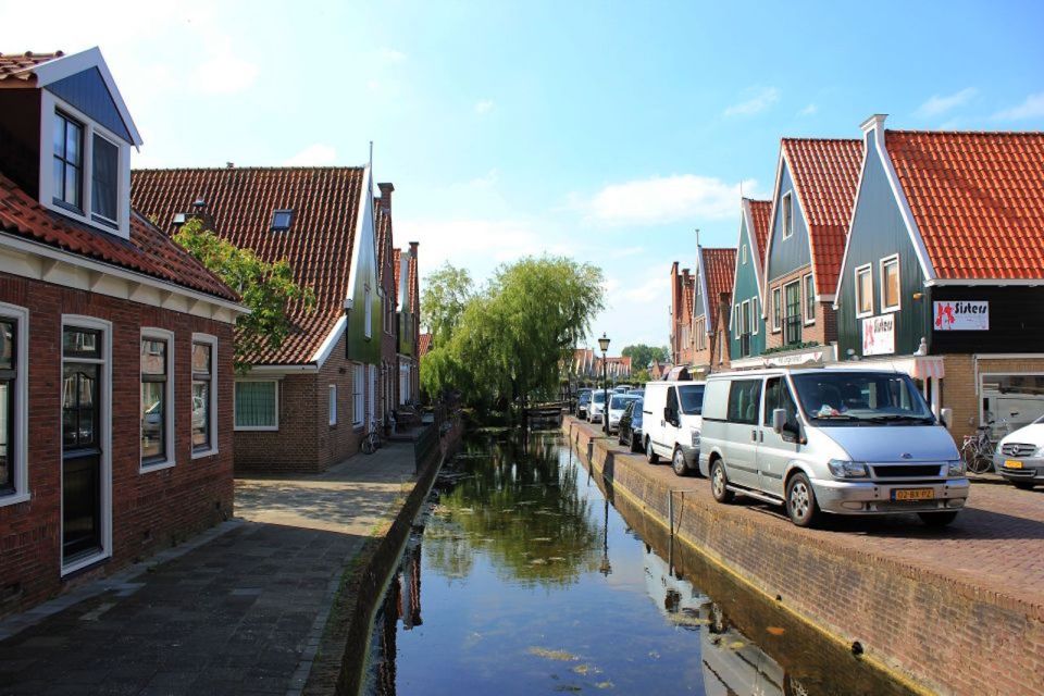 Amsterdam: Volendam, Windmill, and Cheese Farm Private Tour - A fast, comfy countryside hop from Amsterdam