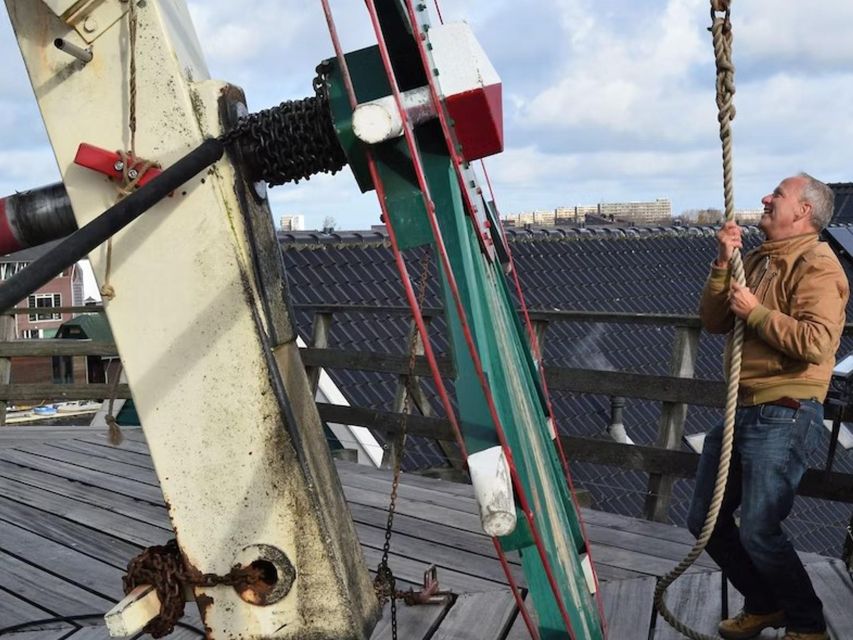 Amsterdam: Windmill Guided Tour - The thatched roof, sturdy oak, and the panoramic top-floor view