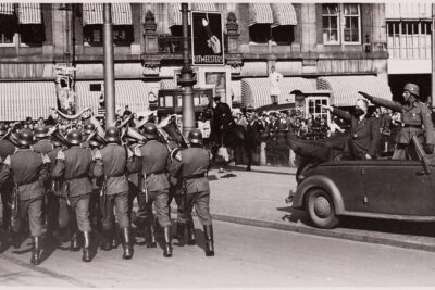 Amsterdam: World War II Private Walking Tour - Key things to know before you go