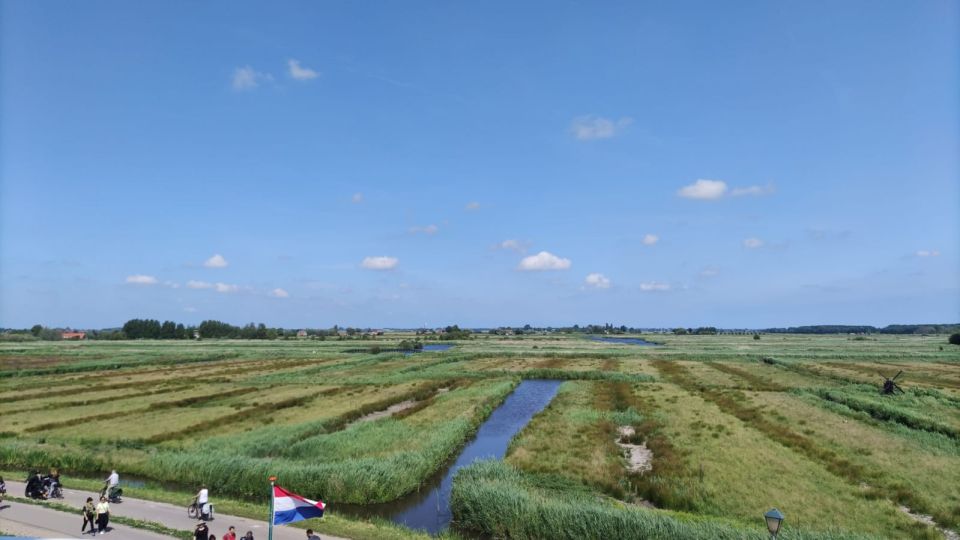 Amsterdam: Zaanse Schans Windmills Bike Tour with Guide - Who should book this and who should skip it