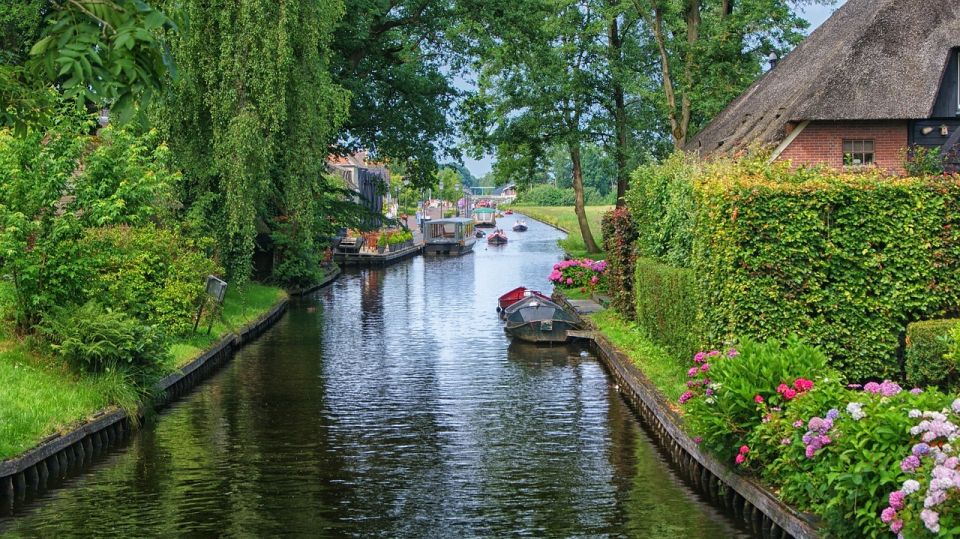 Amsterdam: Zaanse Schans, Windmills & Giethoorn Private Trip - Practical tips to make the most of your day