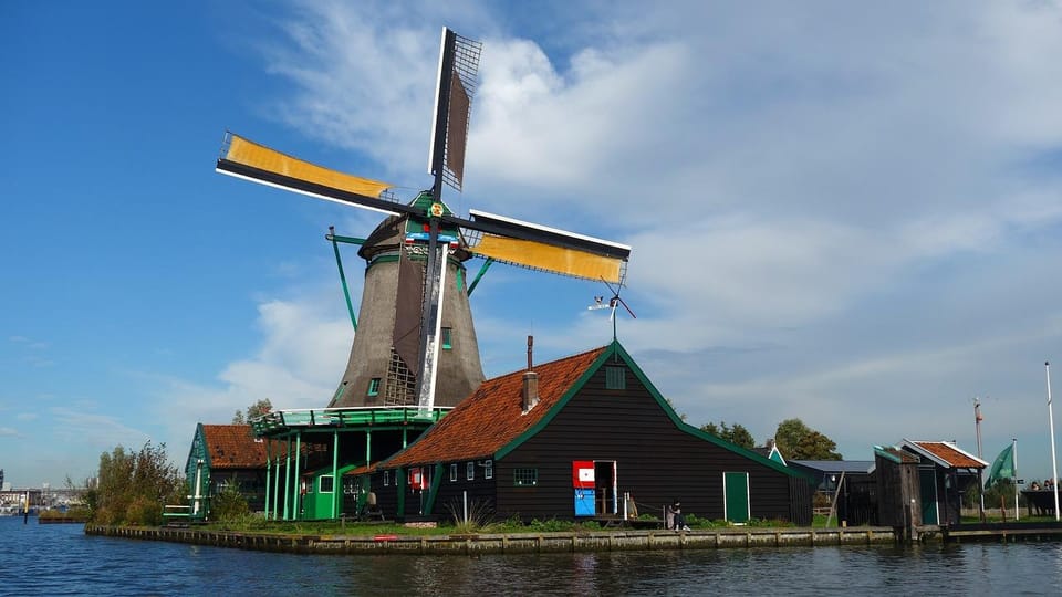 Amsterdam: Zaanse Schans, Windmills & Giethoorn Private Trip - Cheese farm and tasting: why this stop feels more local