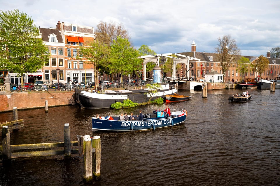 Amsterdam:Old City Canal Cruise with Live Guide and Open Bar - Where You Board at H’Art Museum Dock