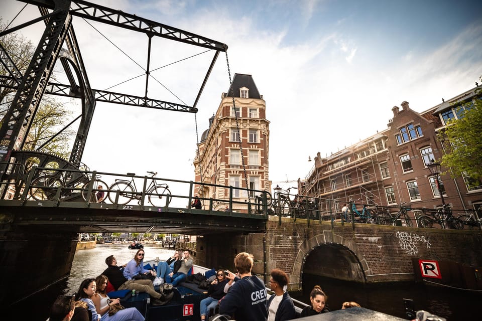 Amsterdam:Old City Canal Cruise with Live Guide and Open Bar - Value for $31: Is It Worth It?