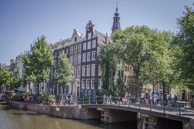 Anne Frank Private Bike Tour in Amsterdam - The bike setup: 7 gears, easy adjustments, and a realistic pace