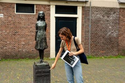 Anne Frank Walking Tour in Amsterdam - Stop 1: Historical Amsterdam and the Jewish Quarter’s Wartime Role