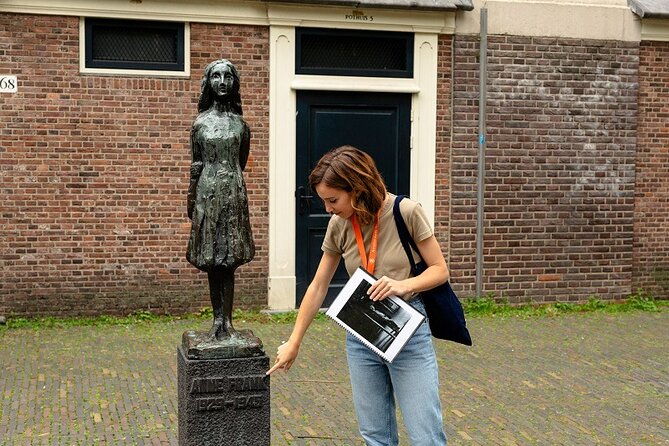 Anne Frank Walking Tour in Amsterdam - Stop 1: Historical Amsterdam and the Jewish Quarter’s Wartime Role